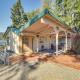 Waterfront Washington Getaway with Hot Tub and Deck!, Olympia (zdjęcie 3)