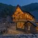 StayVista at Wisteria Whispers with Bonfire & River View, Gushaini - Foto 1