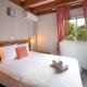 COTTAGE BAMBOU classé 3 étoiles - 4 à 6 personnes - 2 chambres - avec piscine privée et accès direct à la plage et à l'esplanade de Boucan Canot avec ses bars et restaurants, Saint-Gilles-les Bains - Kuva 6