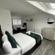 Central Location Liverpool, Modern Home, 4 BR, Sleeps 9, Free Parking, Liverpool (foto 2)