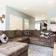 Modern Home - King Bed - Garage - Long Stays, Edmonton (foto 2)