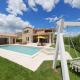 Rustic Villa Jakob with pool in Tinjan, Tinjan - Fotografie 1