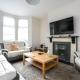 5 bedroom house, free parking, near football, sleeps 8