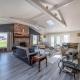 Maplewood Farmhouse + Hot tub, Howland Corners (fotografie 8)