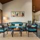 StayVista's Cerenity Castle - Lakeside Haven with Hill-View, Terrace & Indoor Entertainment, 纳西克 - 照片 4