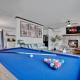 Pool Table - Game Room - Spacious Home in Poconos Pocono Summit - Zdjęcie 2