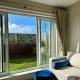 3 bed Garden Apt, Clifftop, sleeps 8 with parking and Lazy Spa Southbourne - Fotografie 9