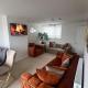 Elegant House - 6 Sleeps - 10 Minute walk to the Town