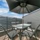 Balcony and Parking 3BR Gem Near Arena by Zodiak Stays, Окленд - Фото 2