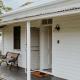 Falmouth Cottage - Dog Friendly Beachside Getaway 2,5 Acres