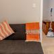 Back Garden Flat with Free On Street Parking and Fiber WIFI - 15 mins to Ferry, Stadium, CBD Wellington - Photo 4