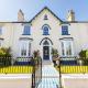 Abbey Lodge, Llandudno - Period Townhouse, 5 bedrooms & bathrooms, with Hot Tub & Private Parking - Foto 1