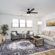 Elegant 2BR Escape in Manhattan with WiFi & Parking, Manhattan