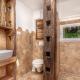 House By The Stream - Happy Rentals, Avče (fotografie 8)