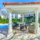 VILLA DANICA with heated pool and jacuzzi, Kaštela (Castelli) (foto 9)