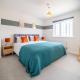 Huge Weekly & Monthly Savings - Free Parking - Wi-Fi & Netflix, Gloucester (photo 8)
