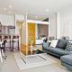 Relaxing Sea Wharf View Apartment by Zodiak Stays, Окленд - Фото 2