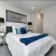 Stylish 2-Storey Retreat With Parking Zodiak Stays, Окленд - Фото 2