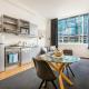 Open-plan living in the heart of CBD Zodiak Stays, Окленд - Фото 2