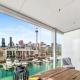 Stunning 2BR Viaduct Views w Parking Zodiak Stays, Окленд - Фото 2