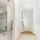Contemporary 1BR Queen St Retreat by Zodiak Stays, Окленд - Фото 8