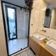 One of the kind Prague Houseboat Experience +BOAT, Praha (fotografie 8)