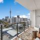 Skyline Serenade Apt with SkyCity View and Parking, Окленд - Фото 3