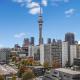 Skyline Serenade Apt with SkyCity View and Parking, Окленд - Фото 1