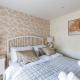 Flat in Guildford, Stoughton