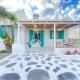 Unique Beachfront Cottage House - Private Garden, Análipsis