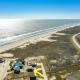 Beechwood Bungalow - Where Comfortable Coastal and Calm Meet Waves Water and WOW, Freeport