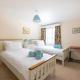 Upper Instow Beach Cottage, Инстоу (фото 9)