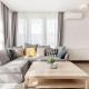 Bright Top Floor Home with Parking, Budapest - Foto 1