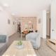 Bright Top Floor Home with Parking, Budapest - Foto 9