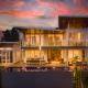 StayVista's Del Lago Farms - Lakeview Villa with Infinity Pool, Projector & Indoor-Outdoor Games, ナーシク - 写真 2
