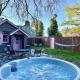 Tiny Romantic Retreat with Hot Tub on a Country Estate near Cardigan Bay in Eryri Snowdonia Llanbedr - Zdjęcie 1
