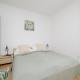 Spacious Apartment for 6 People Near the Old Town by Noclegi Renters, Varsavia - Foto 10