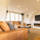 Picturesque cottage with views, Altofts (foto 6)