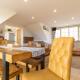 Picturesque cottage with views, Altofts (foto 4)
