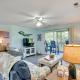 Southport Fall Getaway | Condo with Deck and Pool, Southport (fotografie 4)