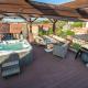 Glamorous Jacuzzi Loft Apartment with Roof Terrace, Koszyce (zdjęcie 2)