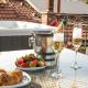 Glamorous Jacuzzi Loft Apartment with Roof Terrace, Koszyce (zdjęcie 8)
