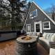 NEW! Cozy & Modern A-Frame in the woods w/HOT TUB, Tamworth