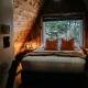 NEW! Cozy & Modern A-Frame in the woods w/HOT TUB, Tamworth (fotografie 6)