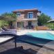 Holiday House Mablo with pool & jacuzzi