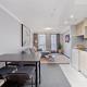 KozyGuru | Sydney CBD | Sunny City 2 Bed Apt - Fotografie 2