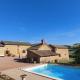 Noizilly - Propriété jusqu'à 16 personnes avec piscine, Lournand