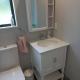 Cute, new two bedroom cottage with shared pool Cambridge - Photo 8