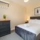 Newcombe - Sleeps Up to 8 - Close to Northampton Town Centre & Train Station - Fast Wifi, Free Parking, SmartTV with Netflix by Centro Stays - Photo 6