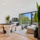Stylish Downtown Escape with Comforts, Lucemburk